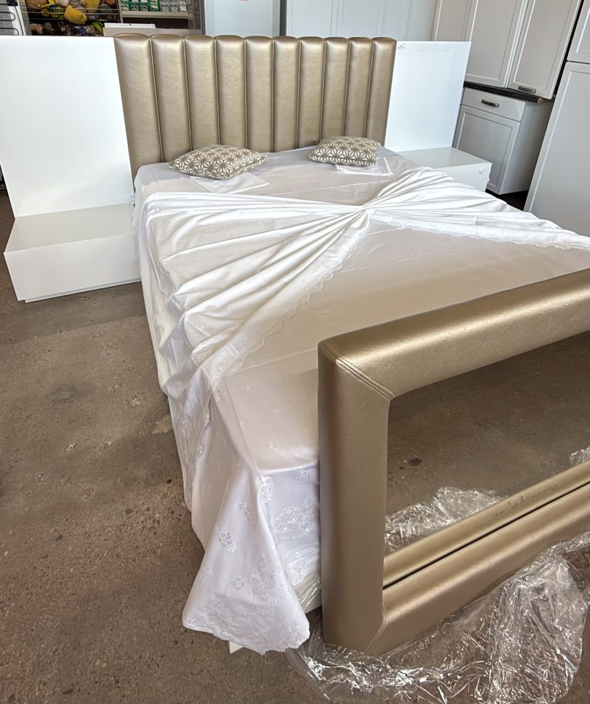 Letto Imbottito matrimoniale completo di rete e materasso USATO 979