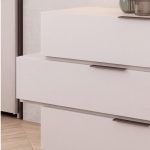 Camera Milva con letto contenitore Sofaback grigio chiaro e armadio scorrevole 2 ante specchiate in cashmere e antracite