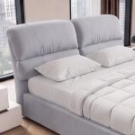 Camera Milva con letto contenitore Sofaback grigio chiaro e armadio scorrevole 2 ante specchiate in cashmere e antracite