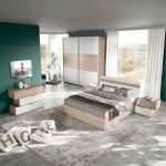 Camera da letto Ludovica con letto contenitore e armadio scorrevole 2 ante con frontale bicolore in noce chiaro e spatolato