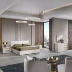 Camera da letto Sabina con letto contenitore in legno e armadio 6 ante battenti in cashmere e noce chiaro