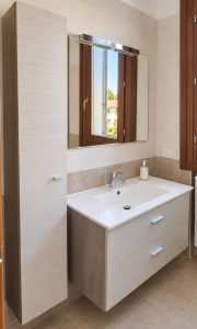 Mobile Bagno Sospeso Usato 1052