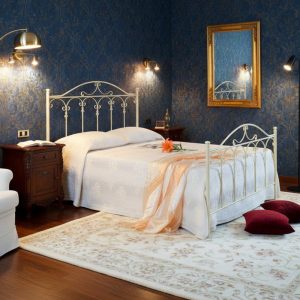 Letto in ferro matrimoniale Incanto con testiera con dettagli decorativi in bianco opaco