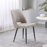 Sedia Naila con schienale con trama a righe verticali in tessuto beige e gambe in metallo nero set 4 pezzi