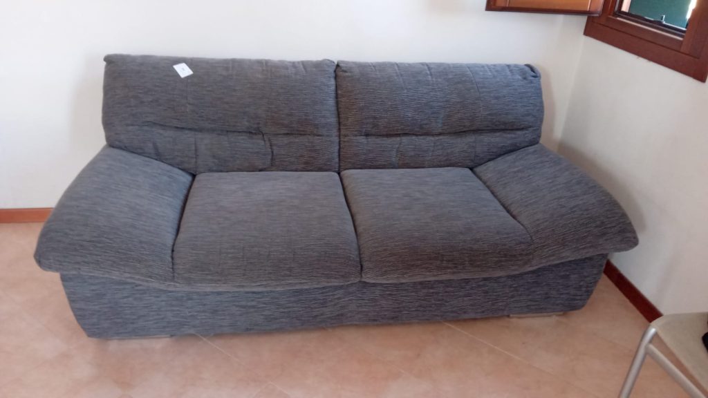 Divano 2 posti grigio 90x90 cod: 1050