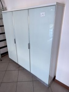 Armadietto Con 3 Ante In Vetro Usato 1073
