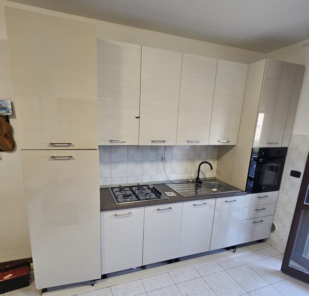 Cucina Completa Di Elettrodomestici Usata 1095