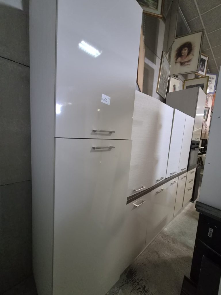 Cucina Completa Di Elettrodomestici Usata 1095