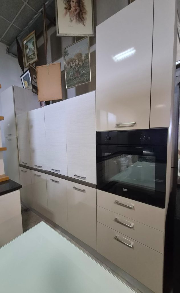 Cucina Completa Di Elettrodomestici Usata 1095