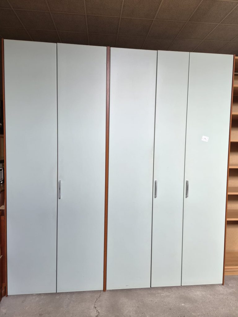 Armadio 5 Ante+Comò+2 Comodini+Specchio Usata 1098