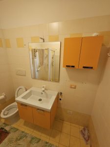Mobile Bagno + Specchio Arancione Usato 4735/U