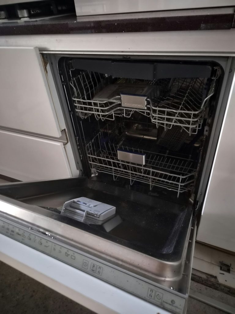 Mobile Cucina Completa Di Elettrodomestici Usata 1116