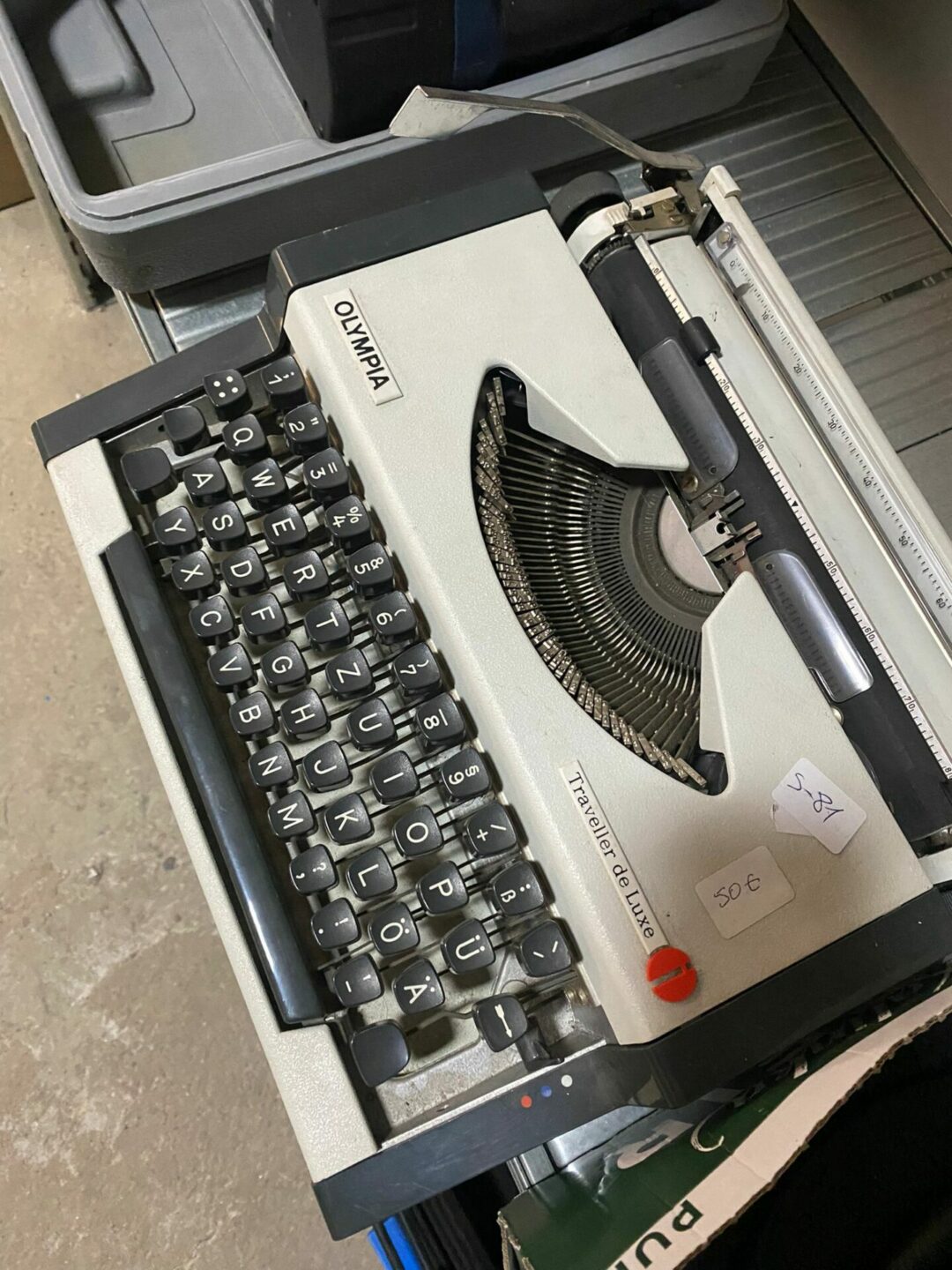 Macchina da scrivere olympia antica S-81 - immagine 2