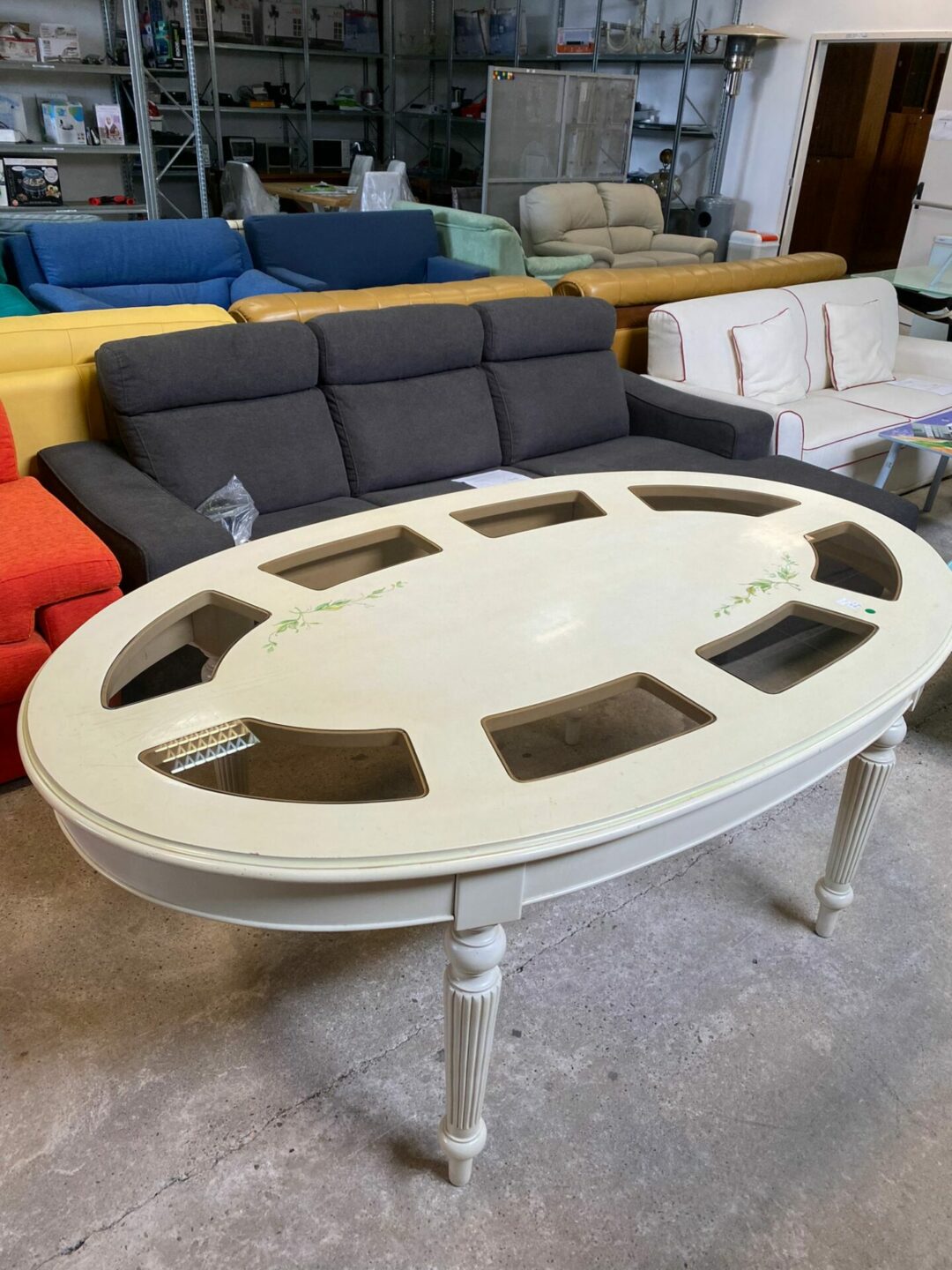 Tavolo bianco ovale con vetri S-148
