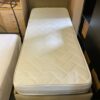 Letto singolo con contorno in tessuto con due reti S-288