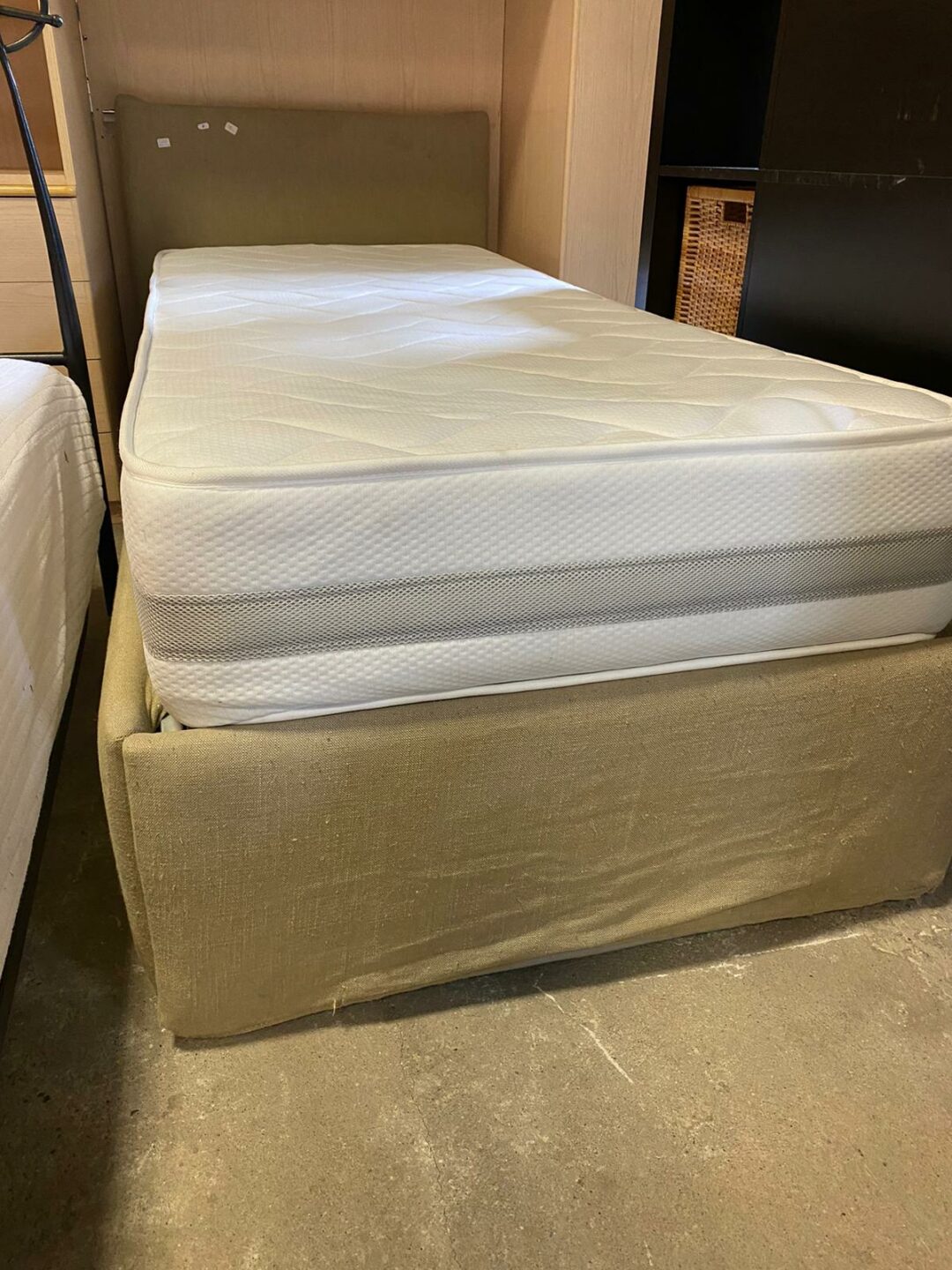Letto singolo con contorno in tessuto con due reti S-288 - immagine 3