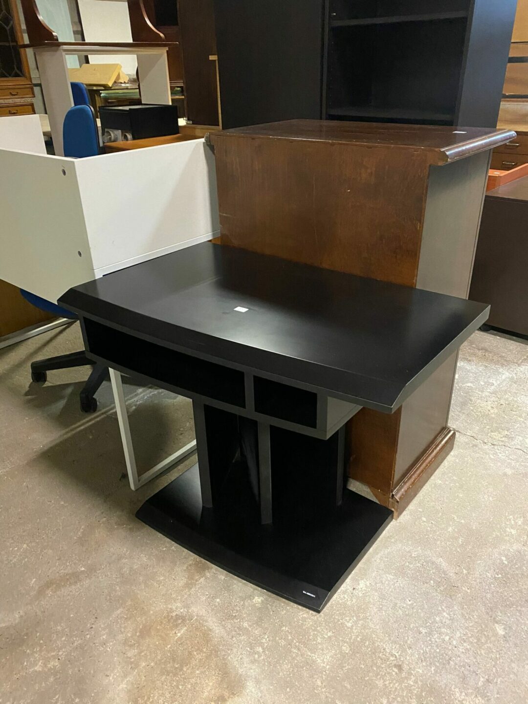 Scrivania bassa nera S-501