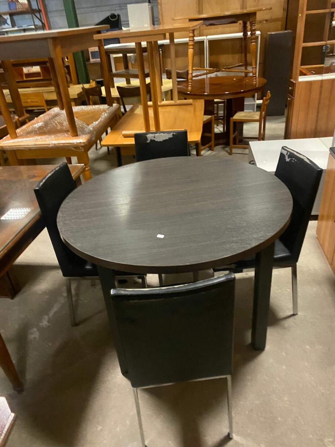Tavolo rotondo nero S-590 - immagine 2