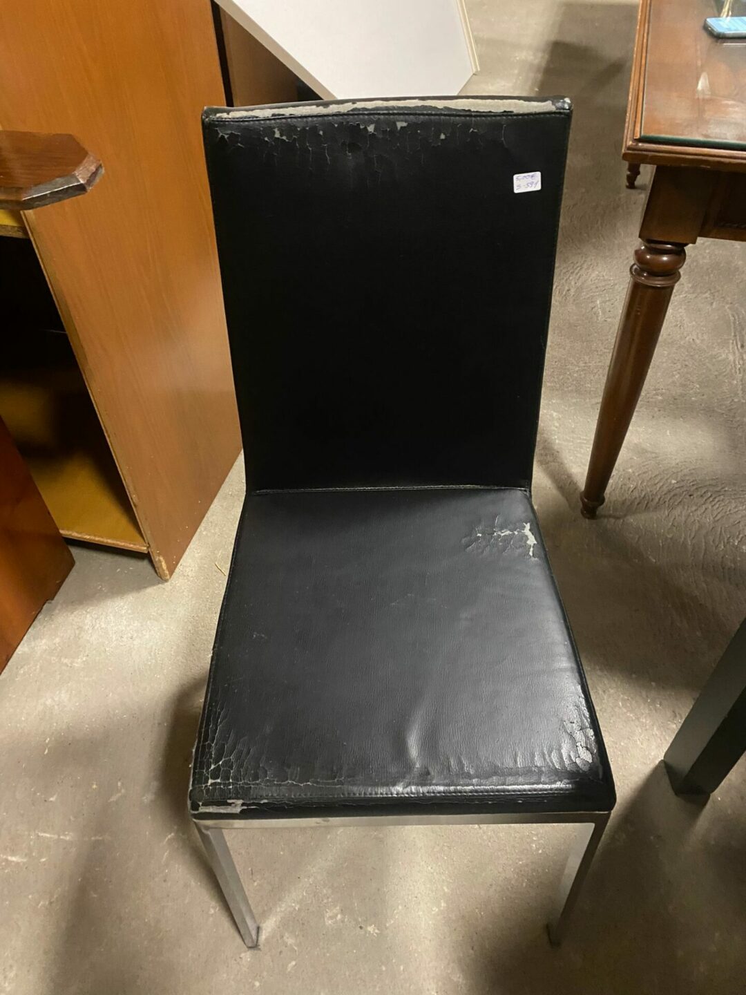 6 sedie in ecopelle rovinate S-591 - immagine 2