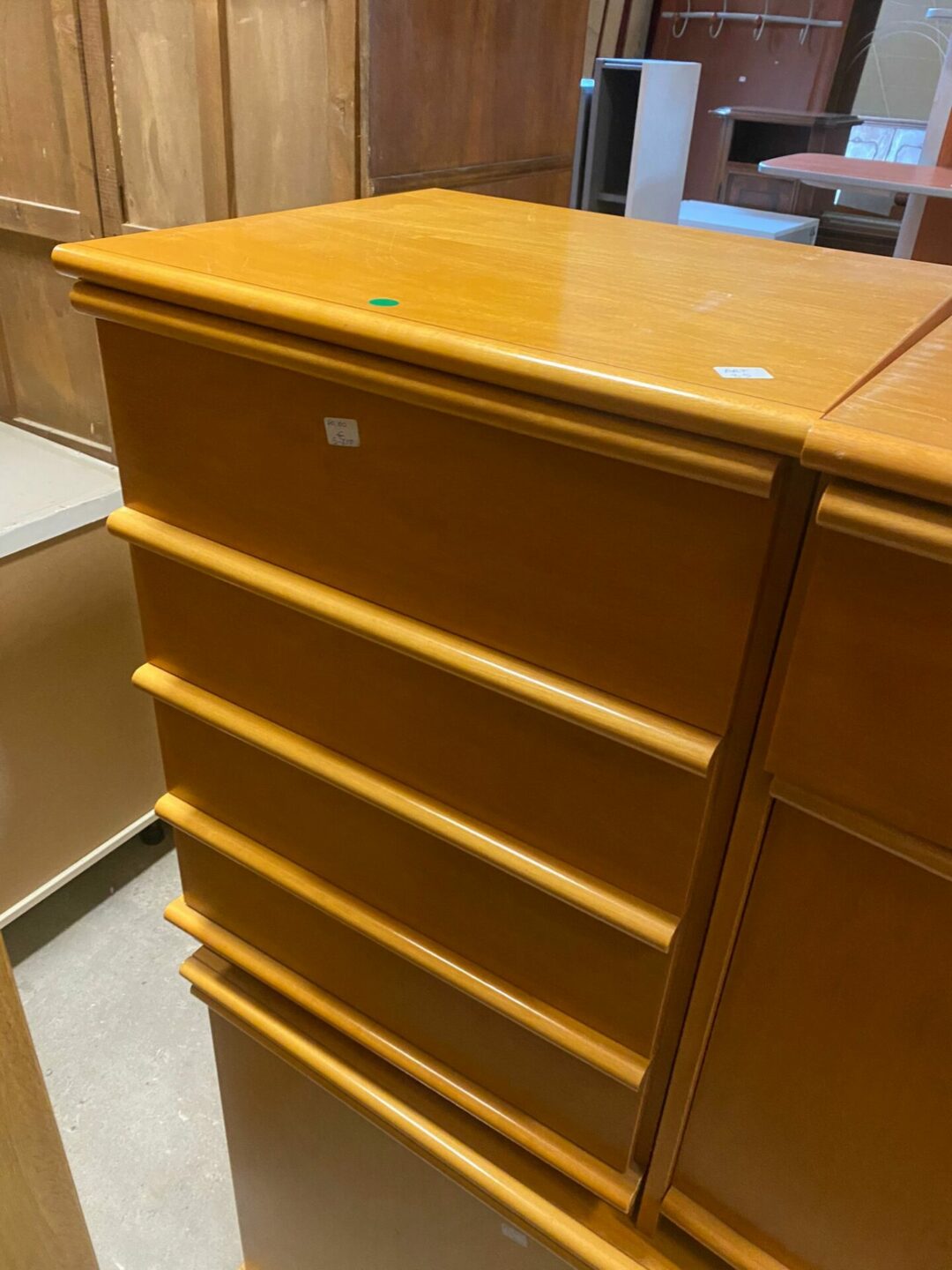 Comodino in legno con 4 cassetti S-600