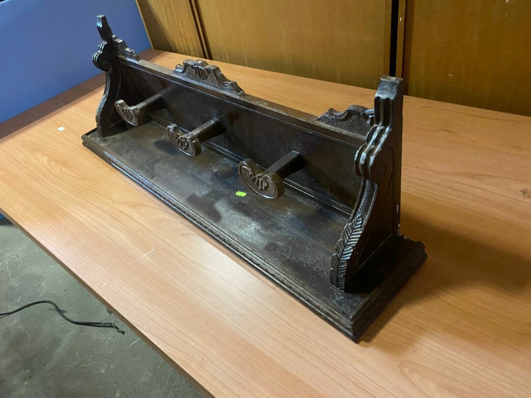 Appendi abiti in legno da muro S-625