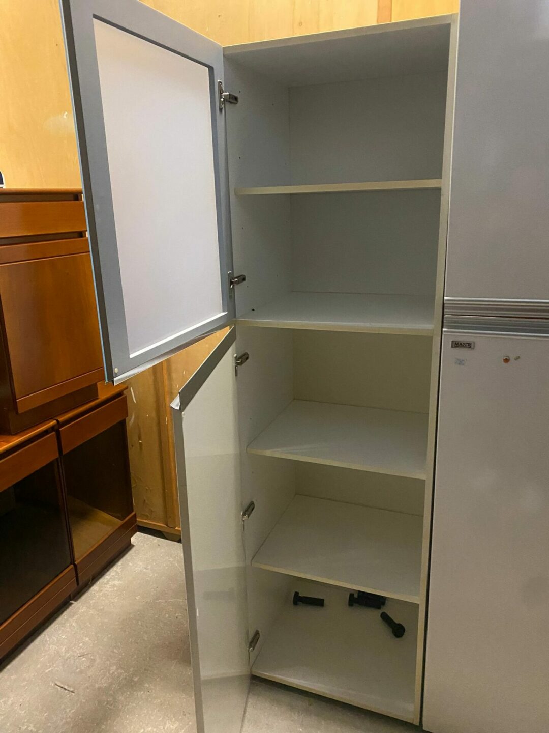 Mobile con mensole alto da cucina bianco con anta vetro superiore S-626 - immagine 2