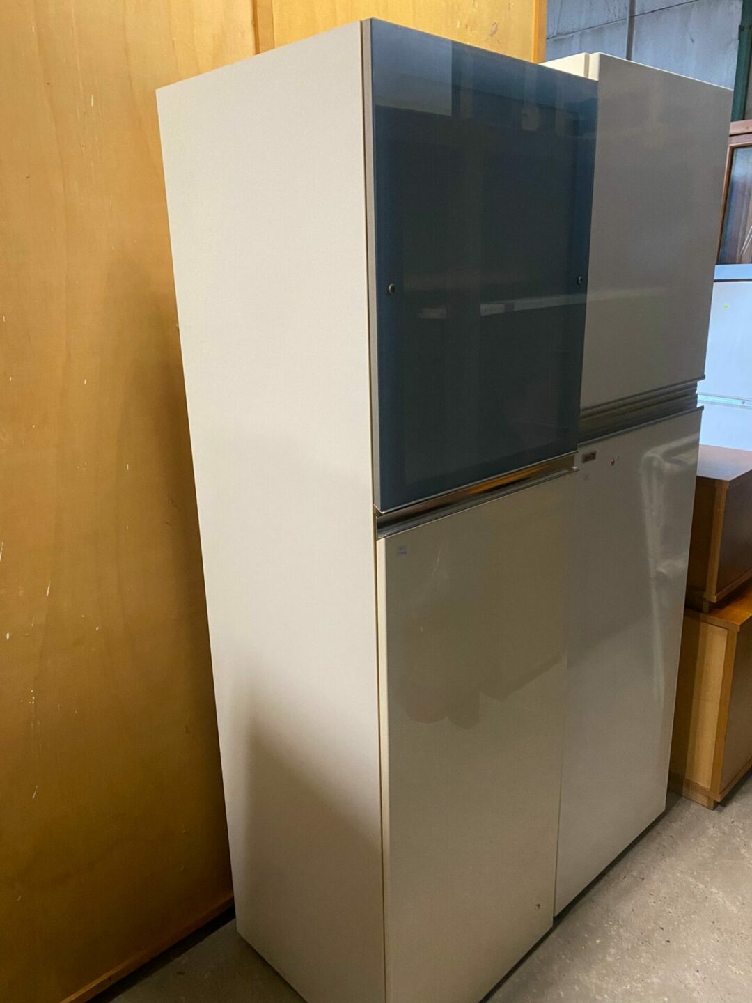 Mobile con mensole alto da cucina bianco con anta vetro superiore S-626 - immagine 4