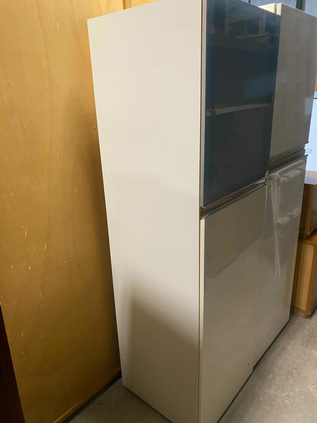 Mobile con mensole alto da cucina bianco con anta vetro superiore S-626 - immagine 3