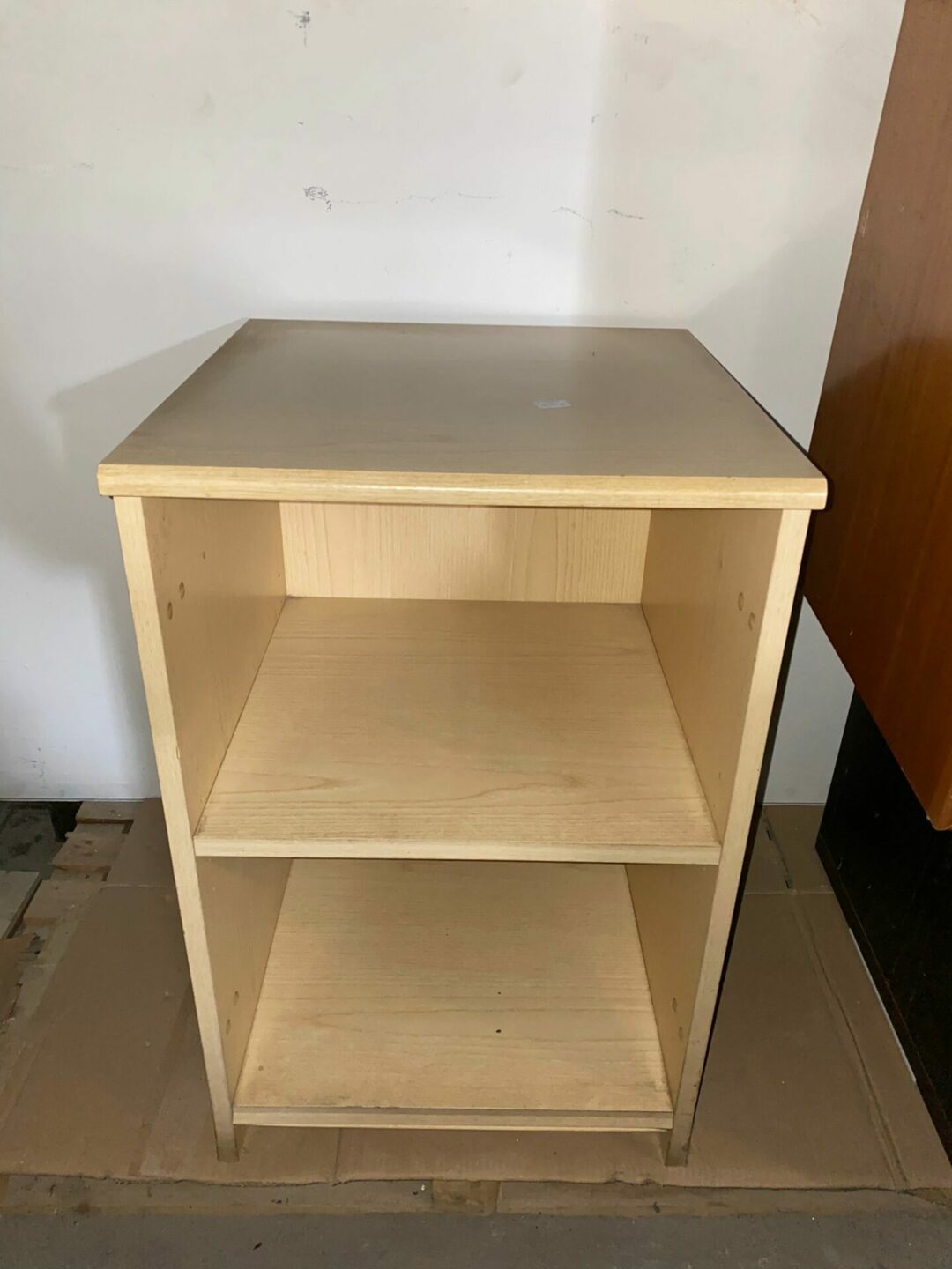 Mobiletto aperto con 1 ripiano in legno S-680