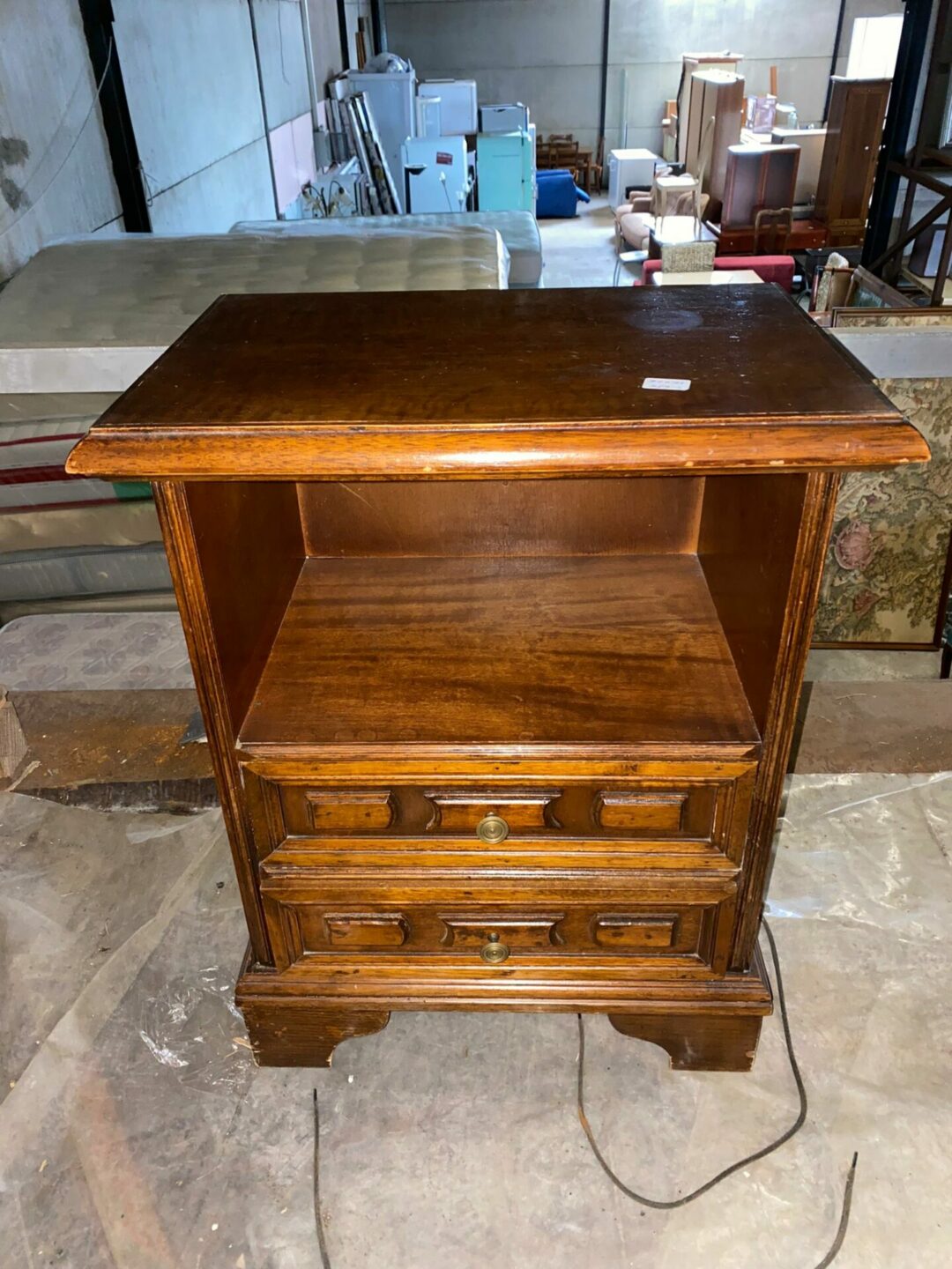 Comodino in legno con 2 cassetti S-685