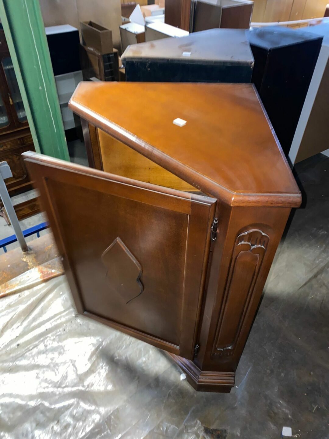 Angoliera in legno S-693