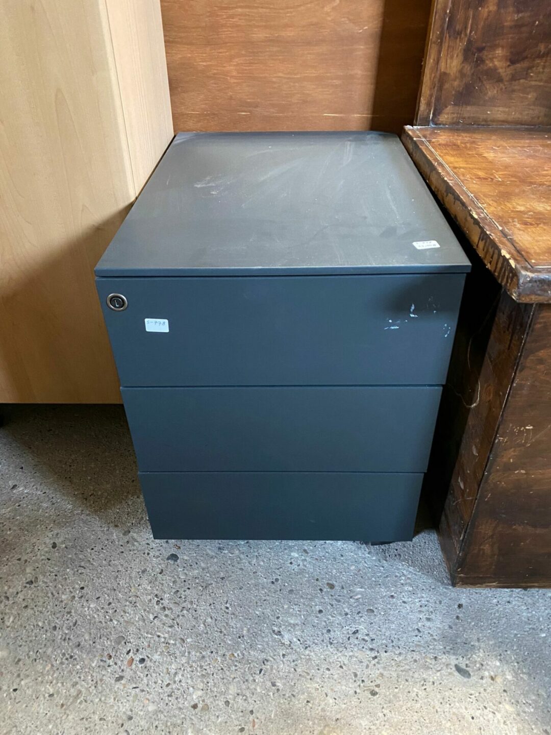 Cassettiera in ferro 3 cassetti S-778