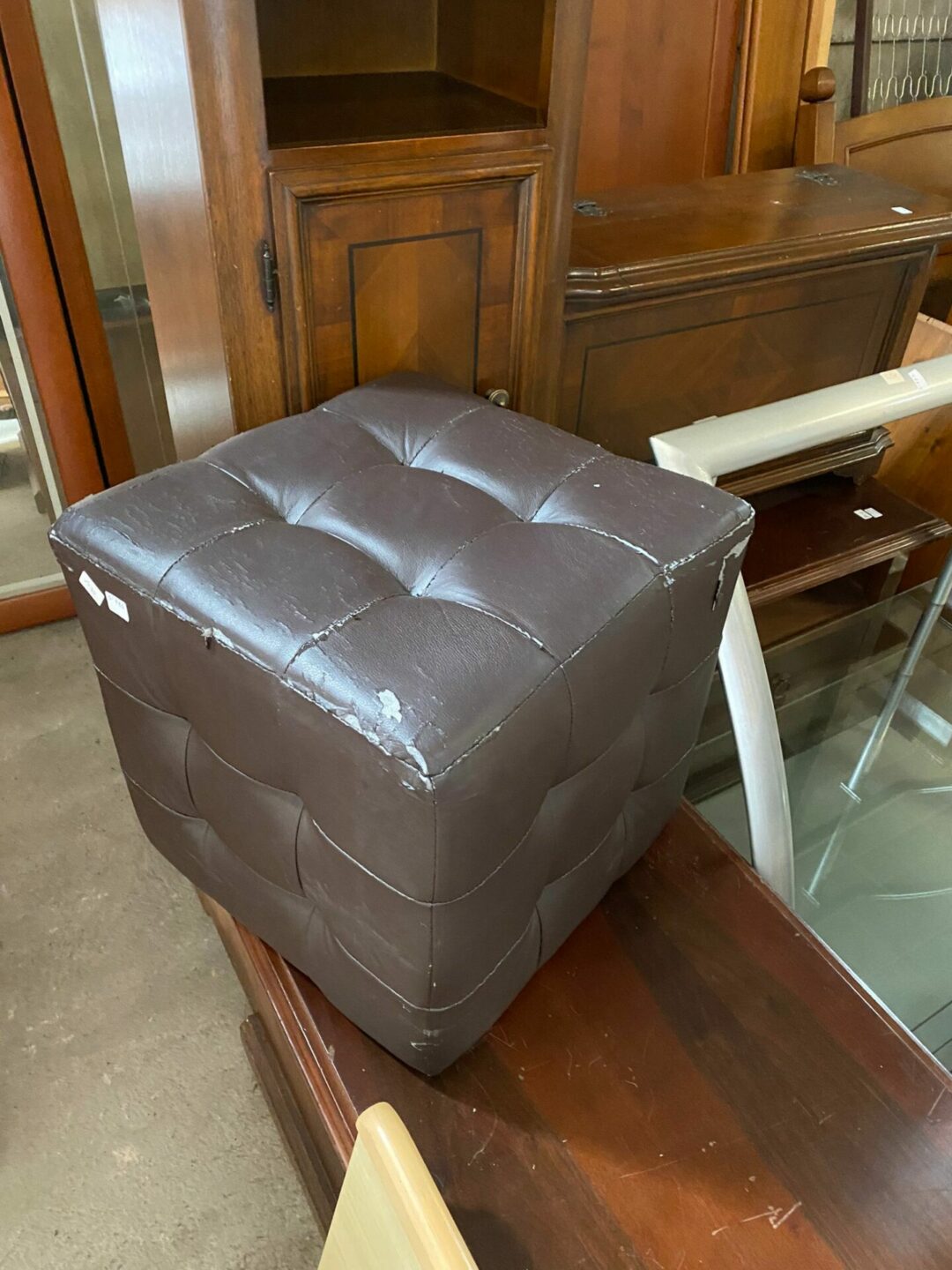 Pouf piccolo in semipelle S-786 - immagine 2