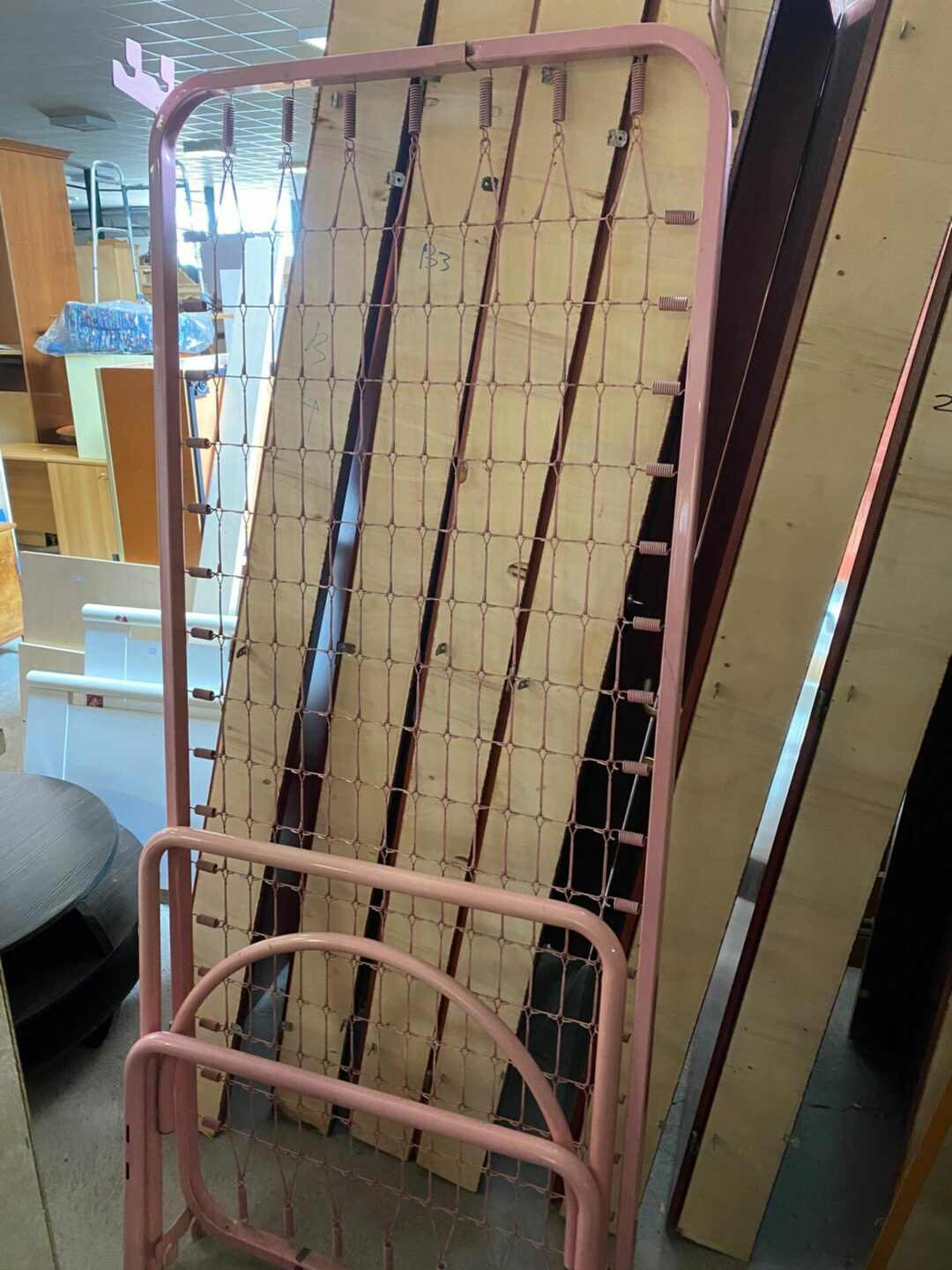 Struttura letto singolo usato rosa con rete S-794
