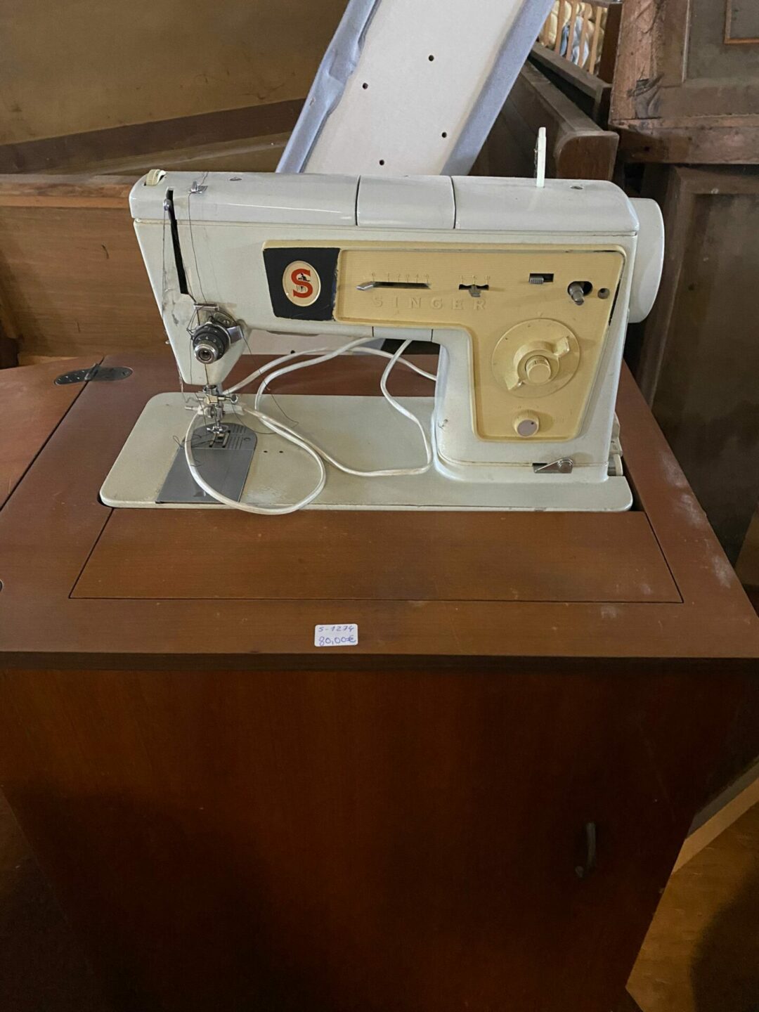 Macchina da cucire con mobile S-1274
