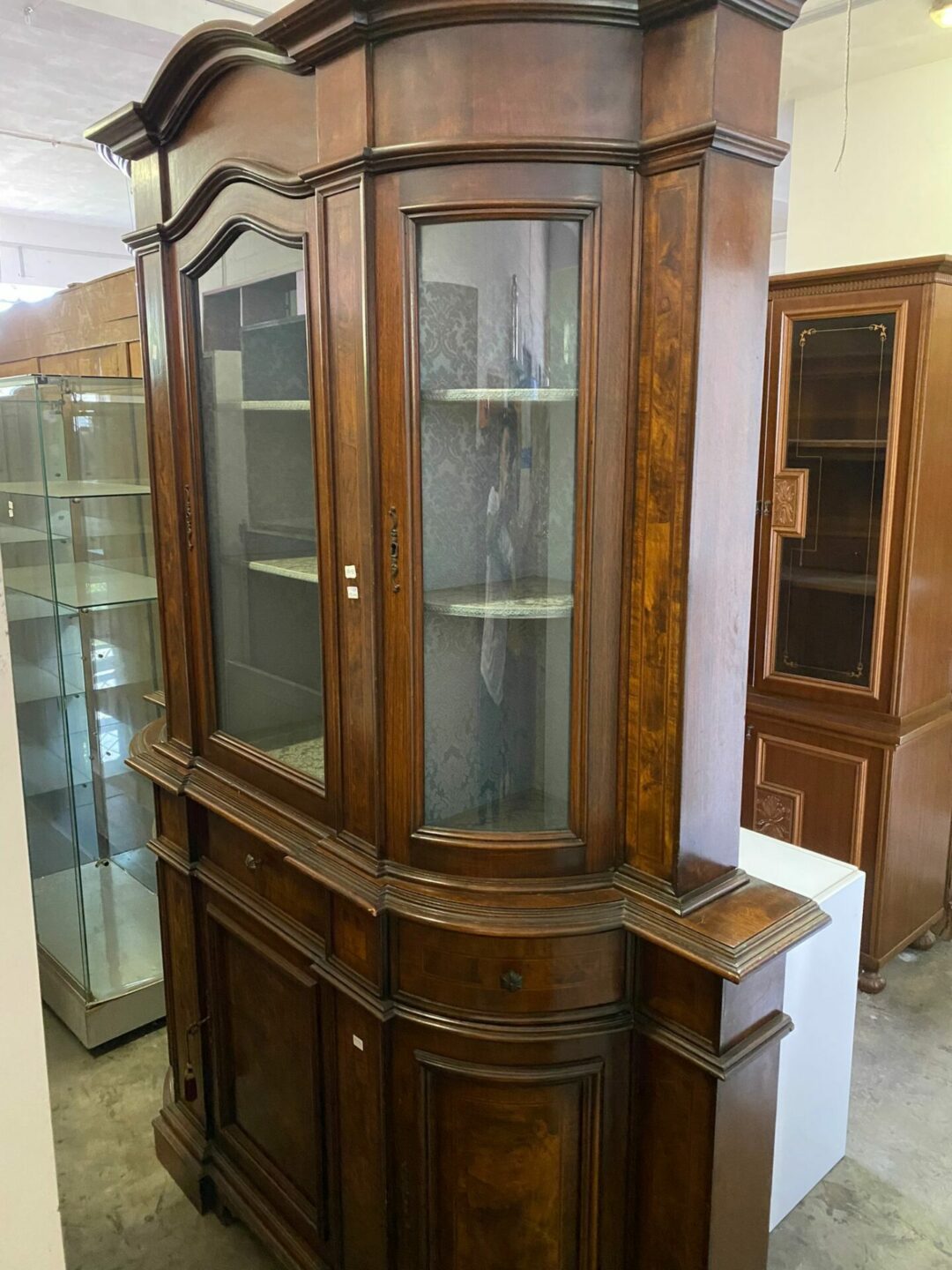 Mobile credenza con vetrina massiccio S-1220