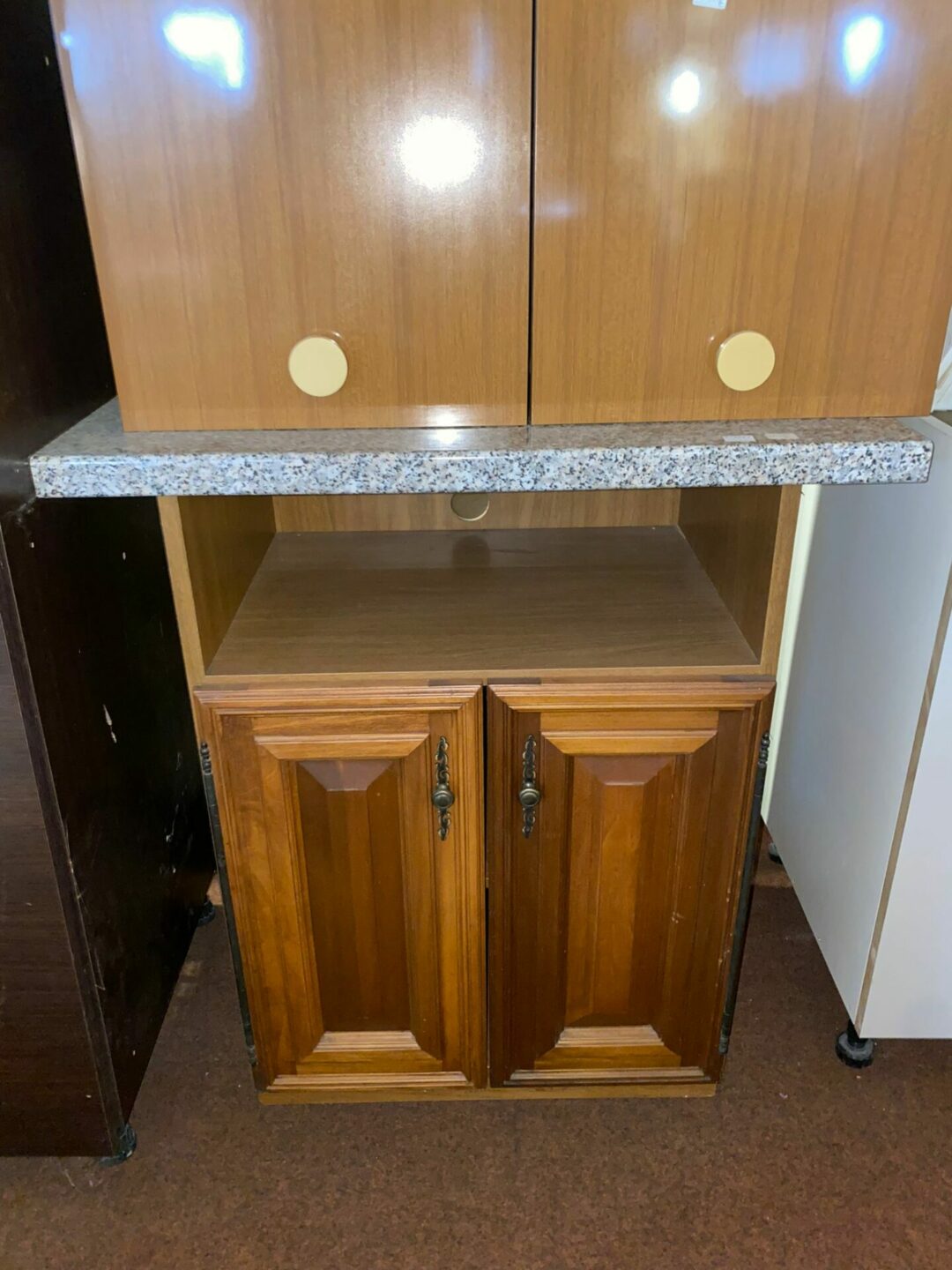 Mobile basso con 2 ante in legno S-1251
