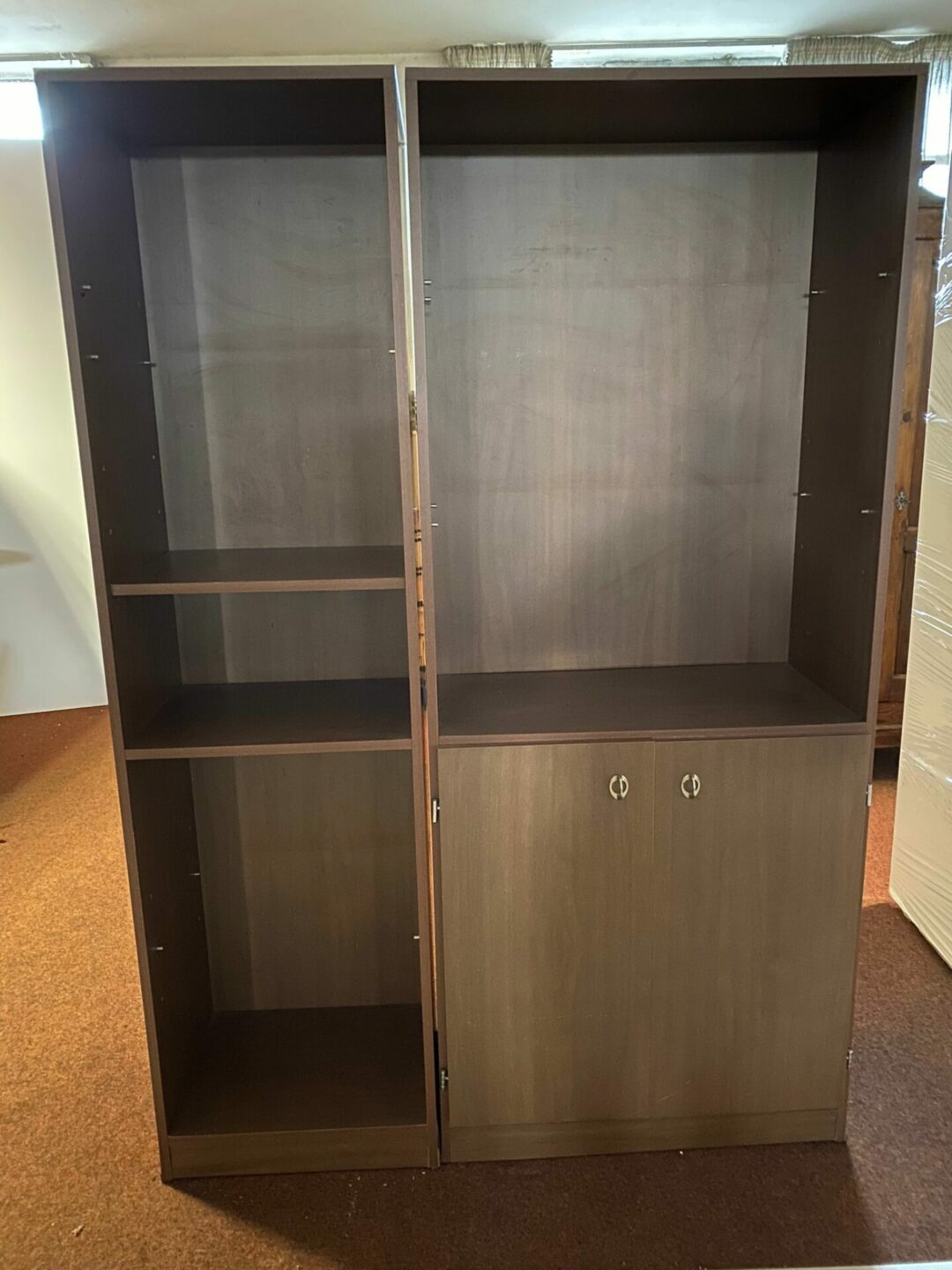 Mobile libreria con 2 porte sotto e ripiani S-1285 ( IN REGALO )