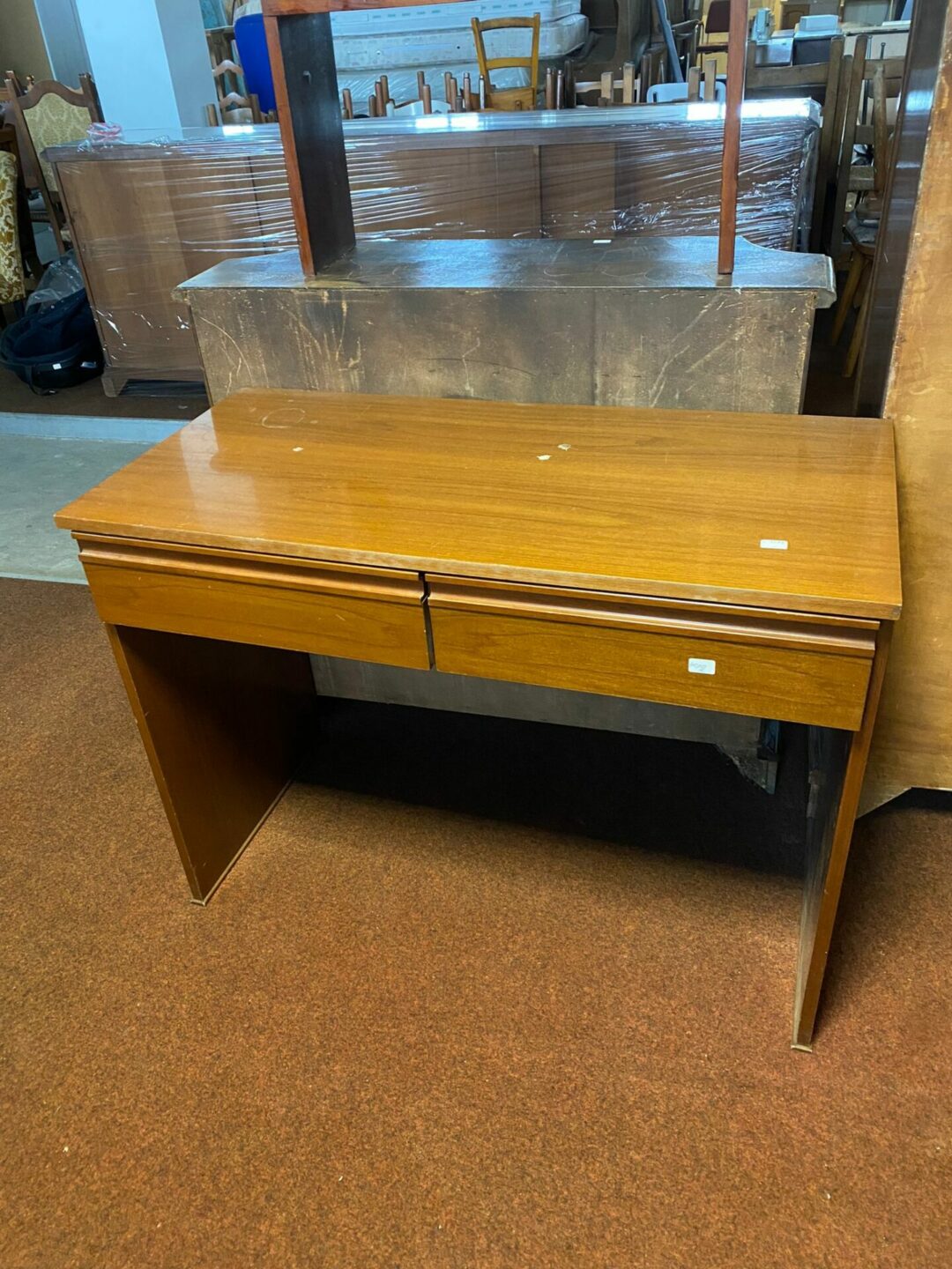 Scrivania in legno con due cassetti S-1294