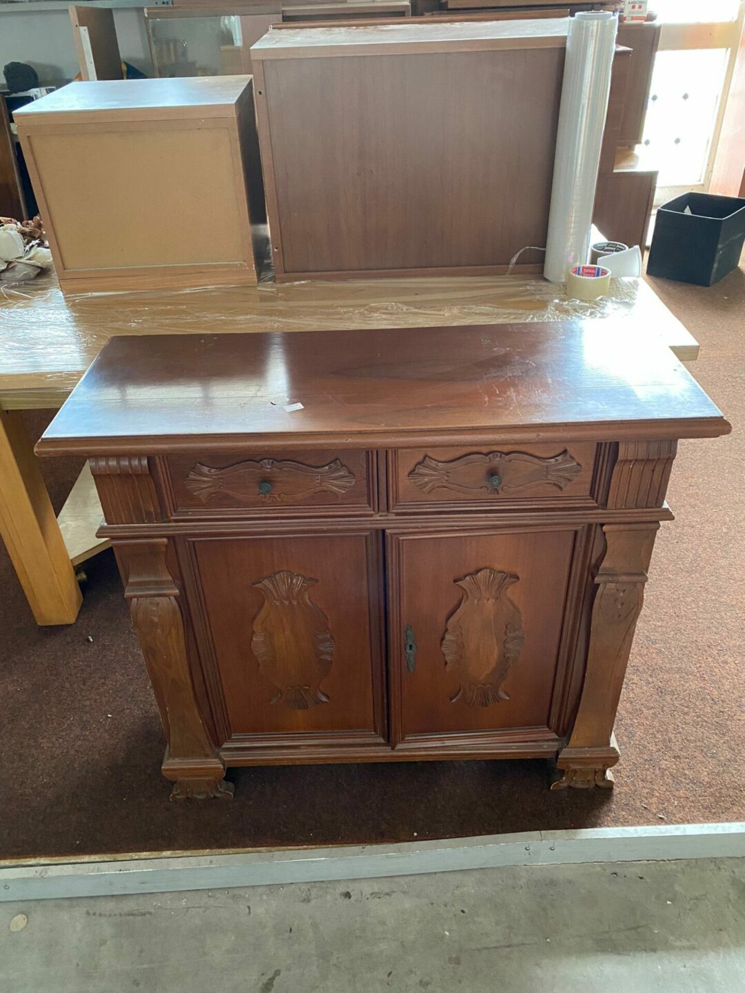 Mobile con due ante in legno S-1304
