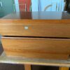 Comodino con 3 cassetti in legno S-1305