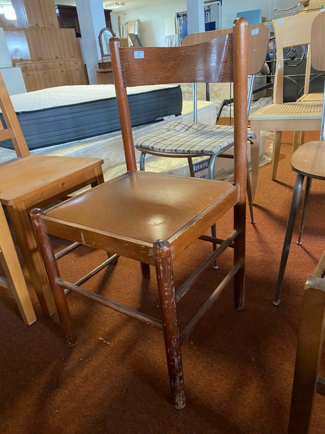 Sedia in legno con seduta in pelle S-1333 - immagine 2