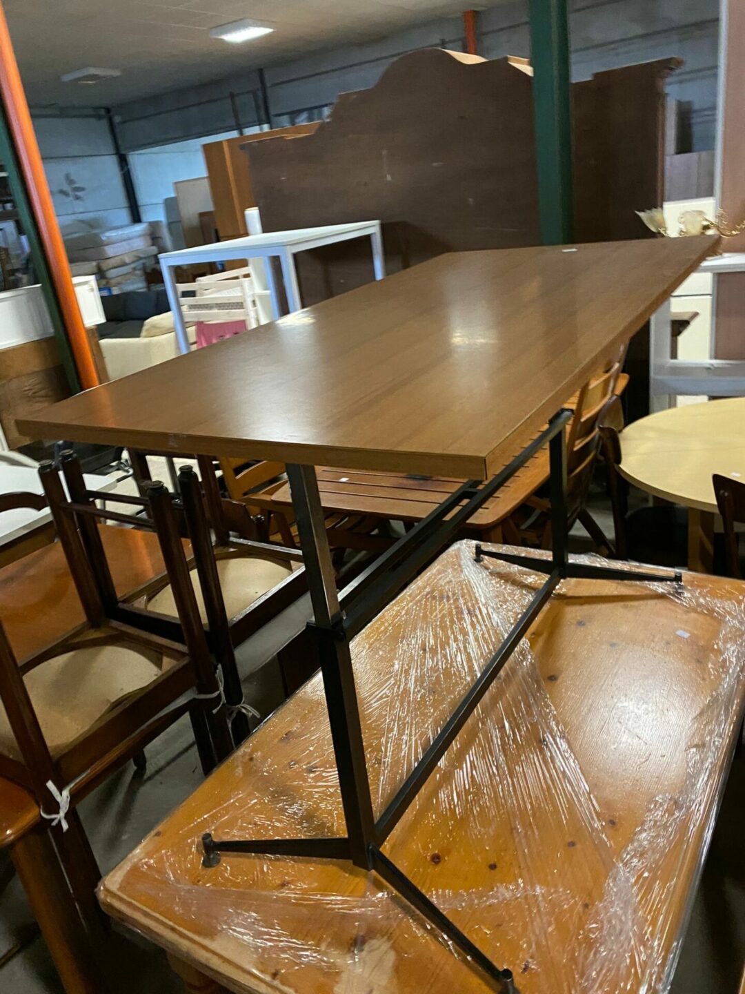 Tavolo con base in legno e struttura in ferro S 1383 - immagine 3