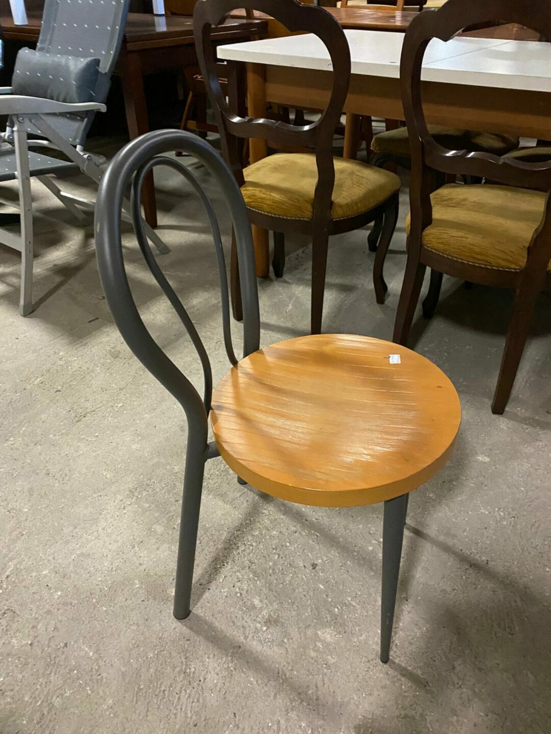 Sedia in legno massiccio con seduta in tessuto S 1385 - immagine 2