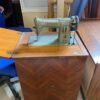 Macchina da cucire singer con mobile in legno S 1407