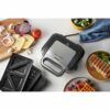 Russell Hobbs Tostiera Potenza 750W con Piedini Antiscivolo e Piastre rimovibili colore Nero Inox - 26810-56 - immagine 10