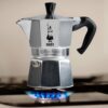 Caffettiera Moka Bialetti Express 2 Tazze Manico anti scottatura Non adatta a induzione (90 ml) Alluminio - immagine 3