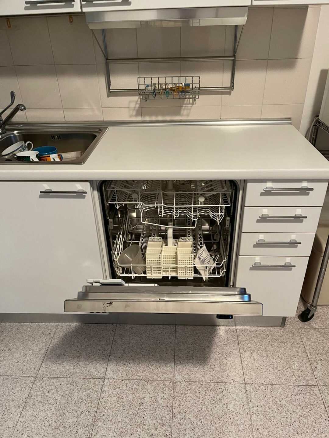 Cucina completa di elettrodomestici (forno, piano cottura, frigorifero, cappa, lavastoviglie, lavandino) marchio aicon S 1536 - immagine 2