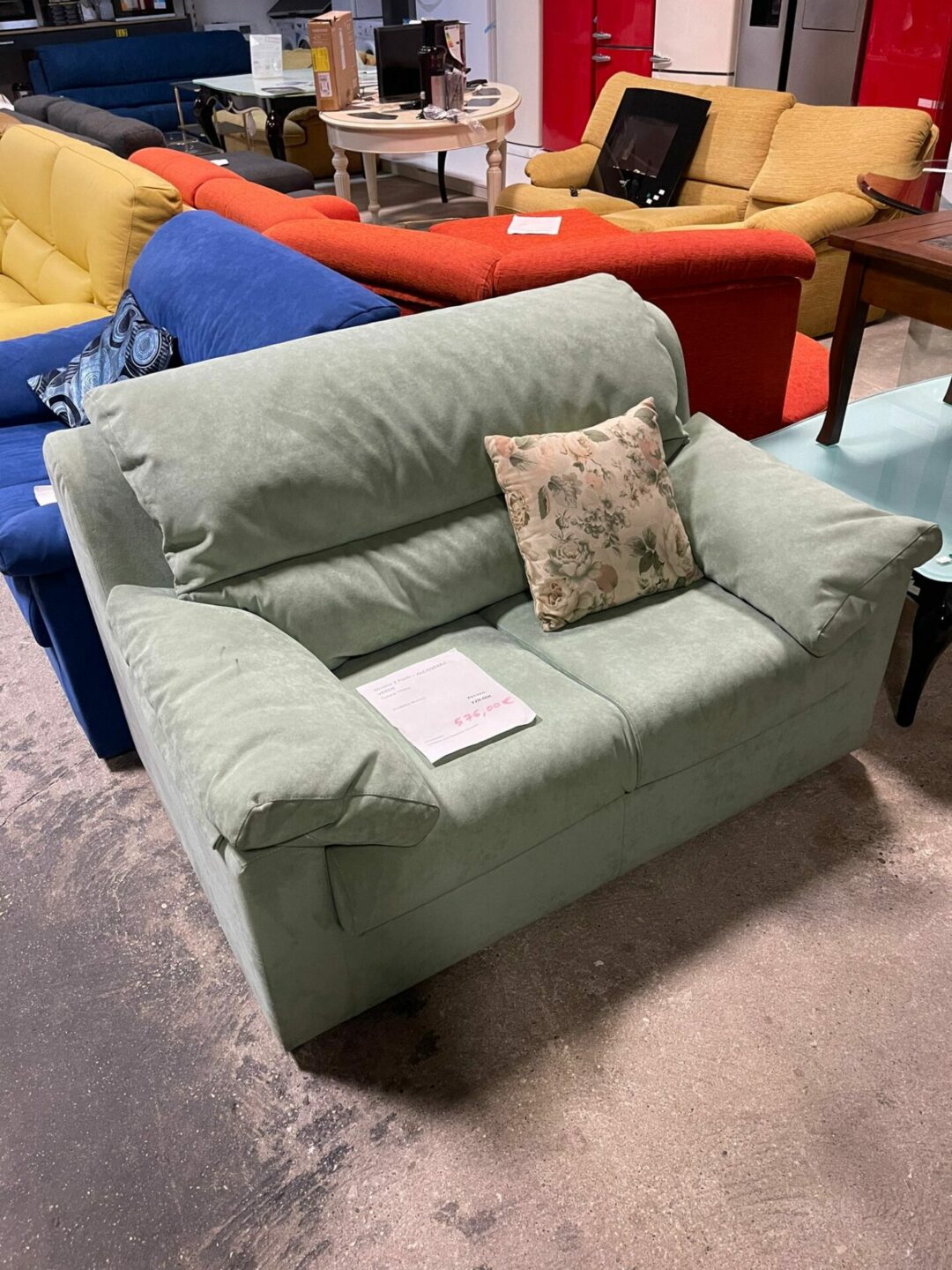 Divano nuovo 2 posti alcantara colore verde made in italy S 1593