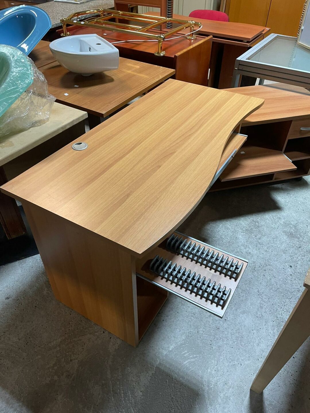 Scrivania composto da 2 componenti in legno con vari accessori c.v. Art.147 S 1907 - immagine 6